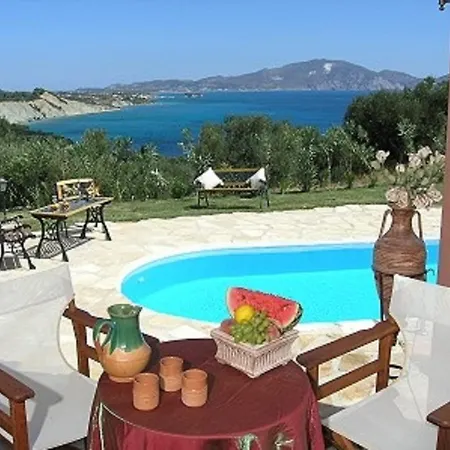 Athenea Villas, Private Pools & Gardens 빌라 Keri