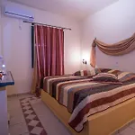 Athenea Villas, Private Pools & Gardens Villa *
