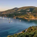 Athenea Villas, Private Pools & Gardens Villa Keri