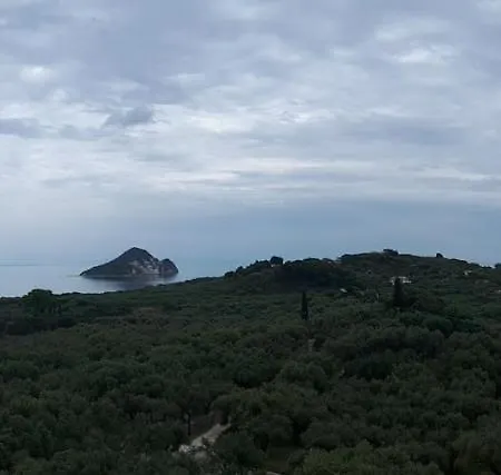 Athenea Villas, Private Pools & Gardens Keri