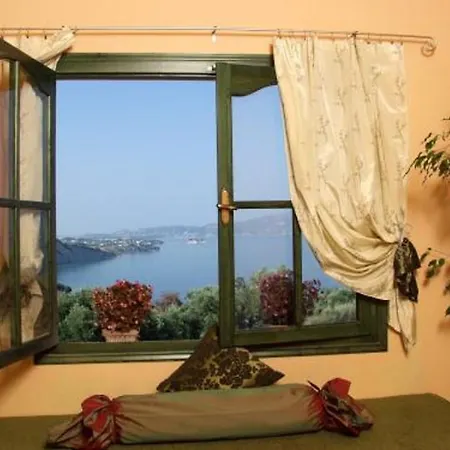 Athenea Villas, Private Pools & Gardens קרי
