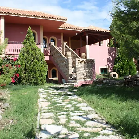 Athenea Villas, Private Pools & Gardens וילה
