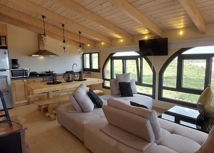 Athenea Villas, Private Pools & Gardens Keri