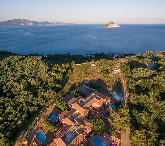 Athenea Villas, Private Pools & Gardens Keri