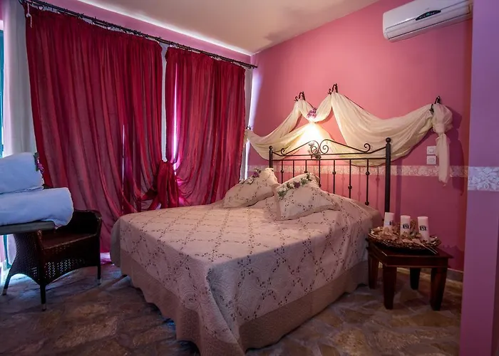 Athenea Villas, Private Pools & Gardens Vila