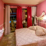 Athenea Villas, Private Pools & Gardens * Keri