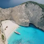Athenea Villas, Private Pools & Gardens Keri