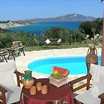 Athenea Villas, Private Pools & Gardens Villa Keri