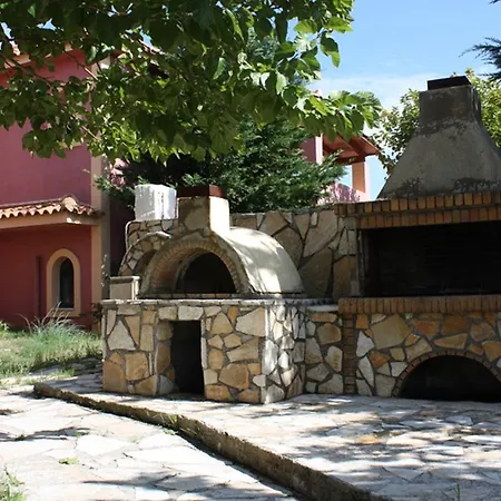 Athenea Villas, Private Pools & Gardens Kerí