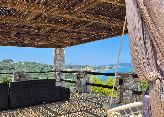 Athenea Villas, Private Pools & Gardens Kerí