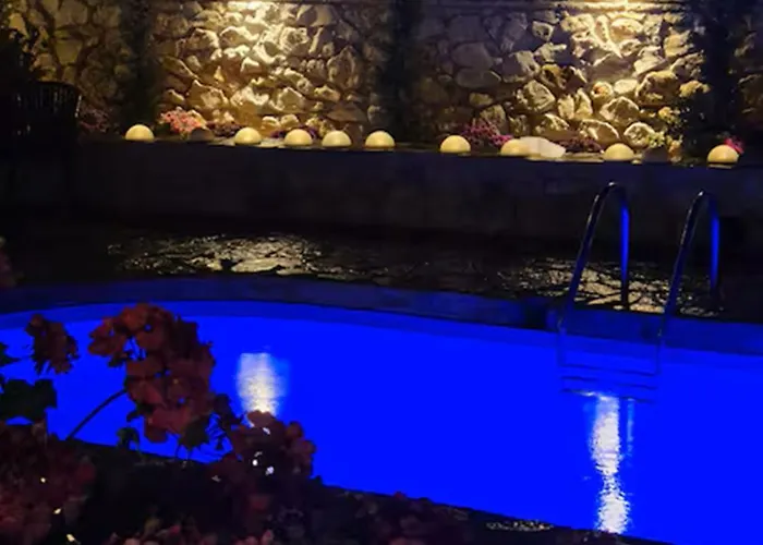 Athenea Villas, Private Pools & Gardens 빌라 Keri