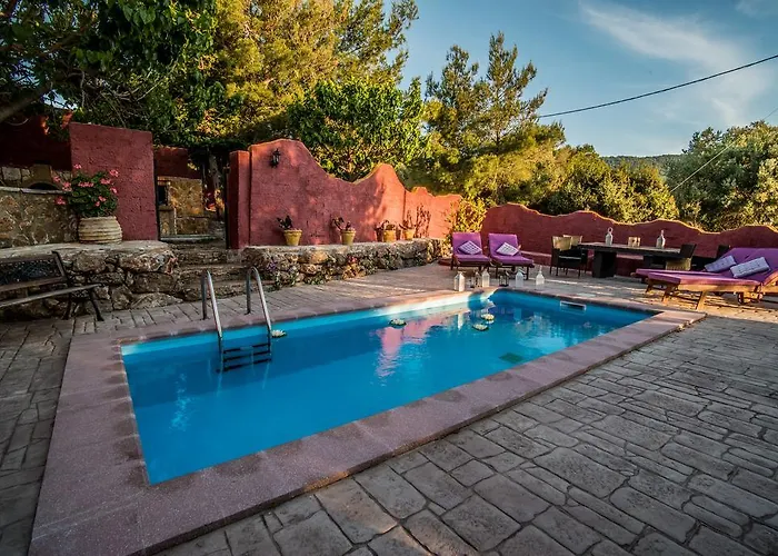 Athenea Villas, Private Pools & Gardens *