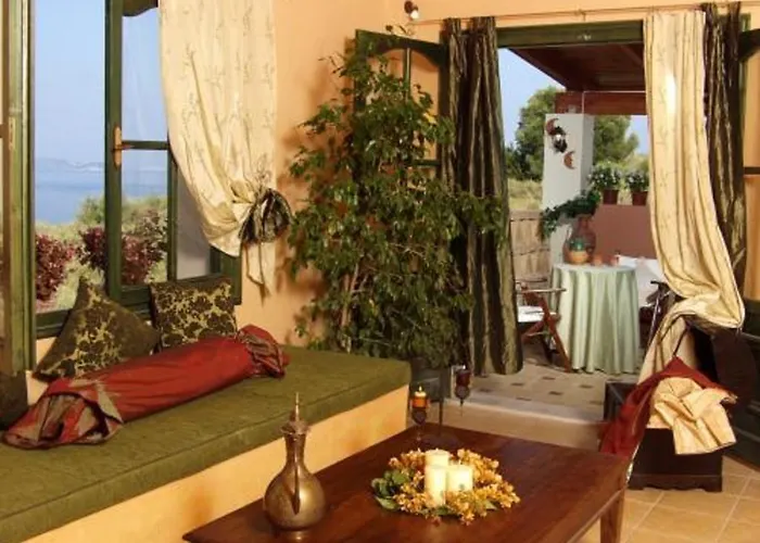 Athenea Villas, Private Pools & Gardens Kerí