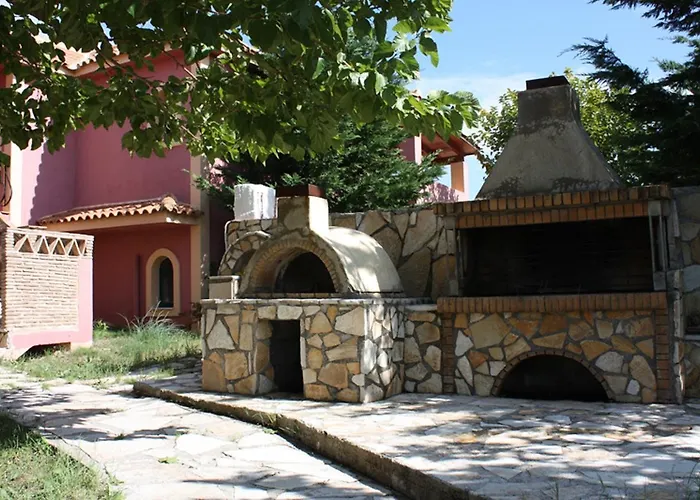 Athenea Villas, Private Pools & Gardens Keri